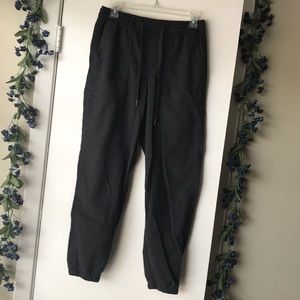 GAP grey structured sweatpants EUC